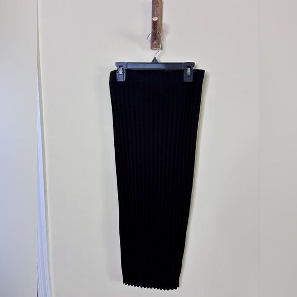 NWT Cotton Citizen Capri Cut Out Midi Skirt in Jet Black - Picture 4 of 8